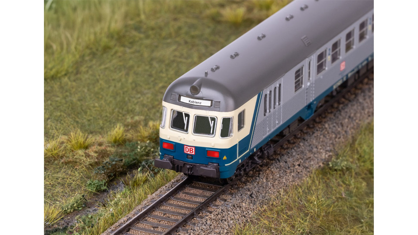 Marklin 42575 Commuter Car with Control Cab.