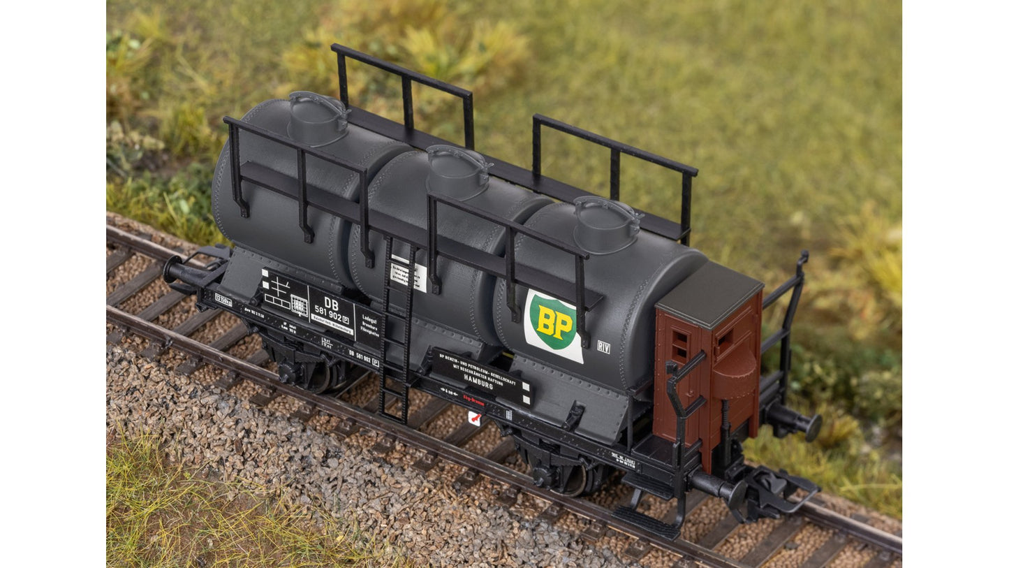 Marklin 46491 Tank Car Set with Three Containers