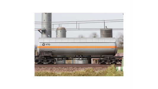 Marklin 48480 VTG and Eva Pressurized Gas Tank Car Set