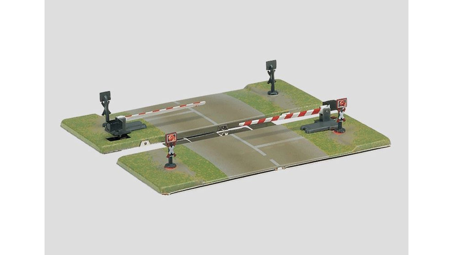 Marklin 8992 Railroad Crossing Gates with Half Gates