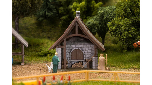Faller 130116 Granary, court chapel and bakery