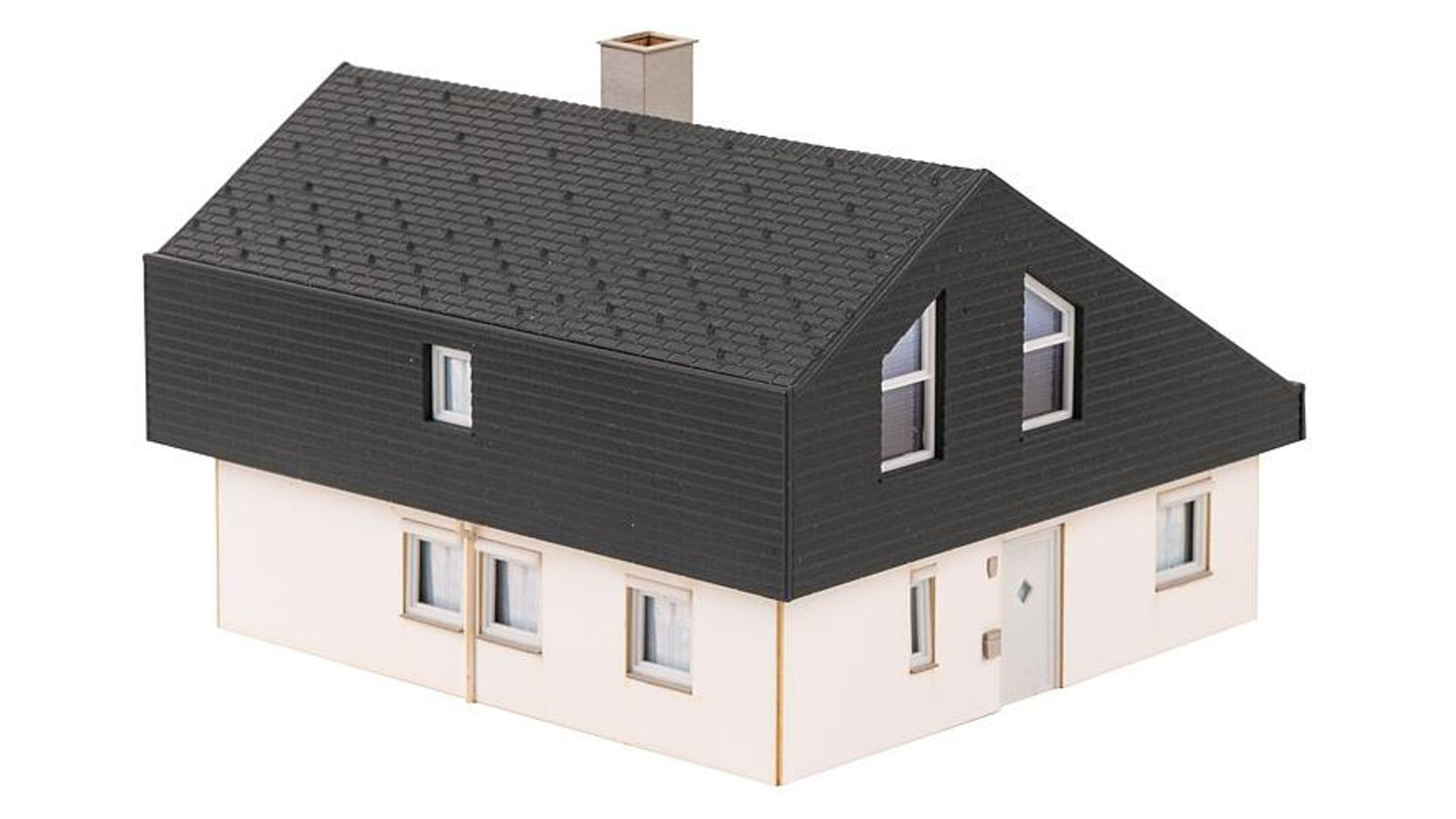 Faller 130642 Dwelling house with sheets roof