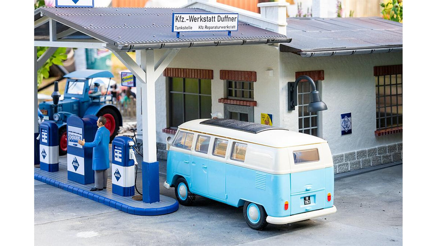Faller FA330821 Petrol station with workshop