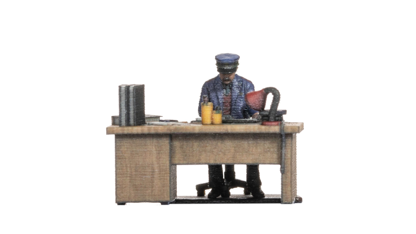 NOCH NO10220 Railway Official at his Desk