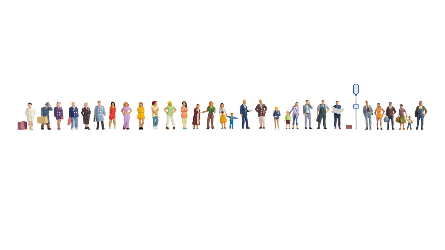 NOCH NO16054 Mega Economy Set ‘People Standing and Walking’ 30 figures
