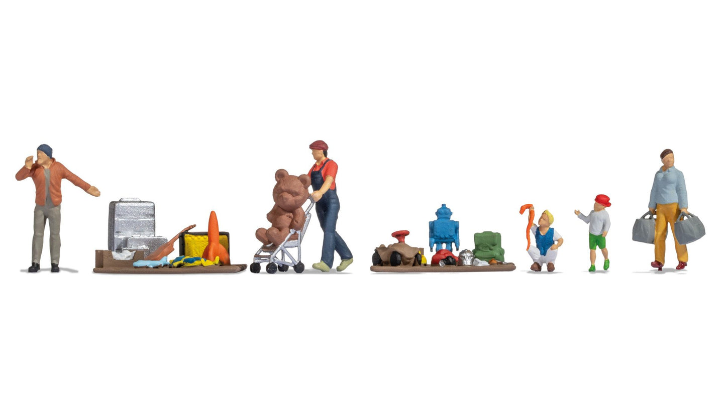 NOCH NO16282 Themed Figures Set ‘Flea Market‘ Contents: 1 mother with buggy and giant teddy bear, 1 customer, 2…