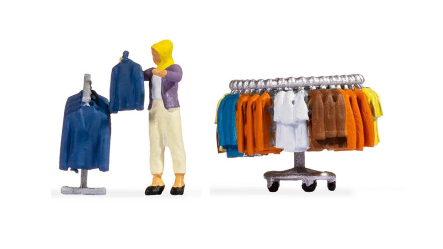 NOCH NO16509 Tiny Scences ‘Clothes Shopping’