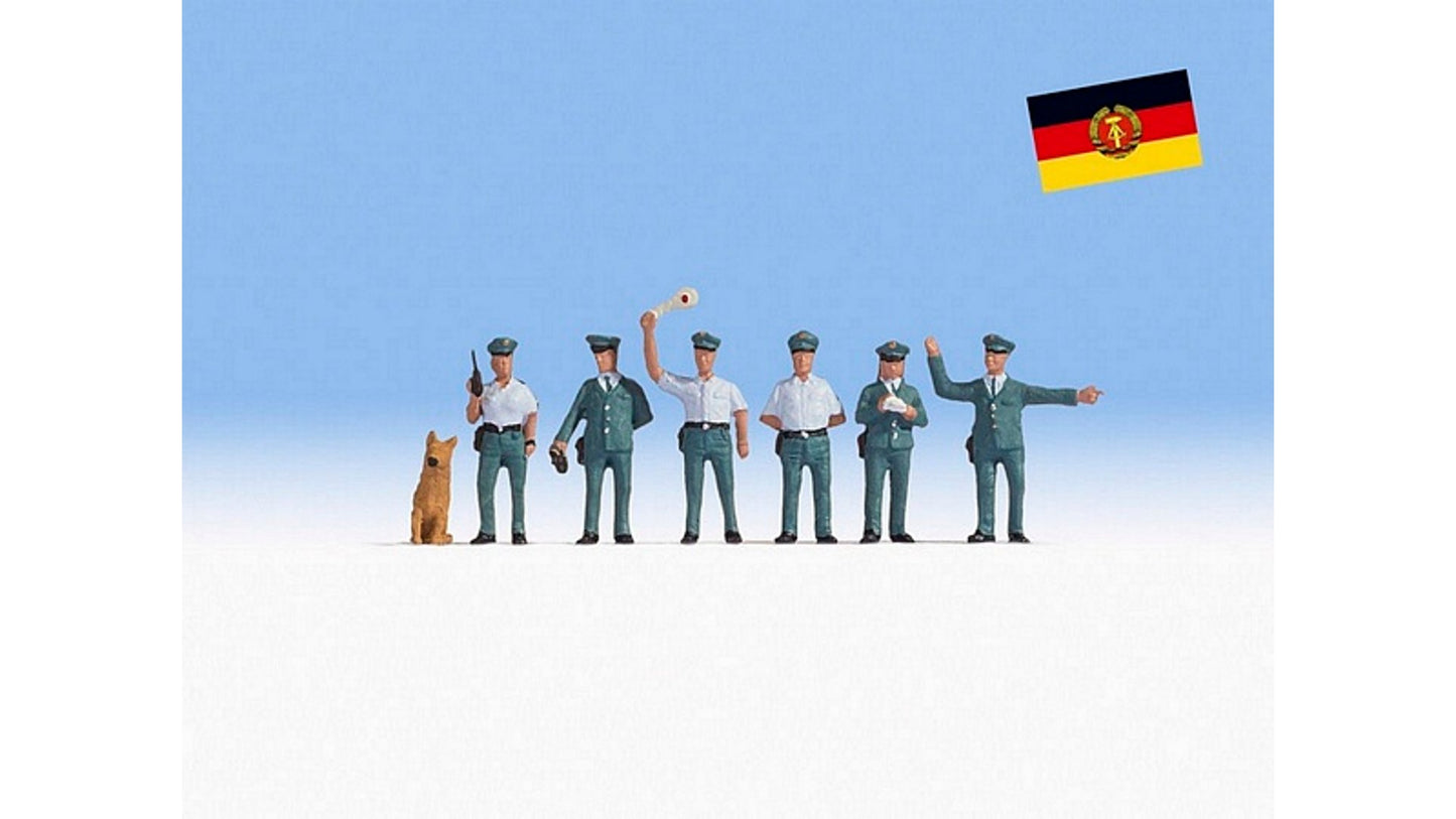 Noch NO45076 Police Officers GDR for TT