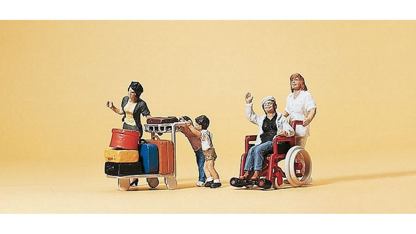 Preiser 10465 Travelers Pushing Cart