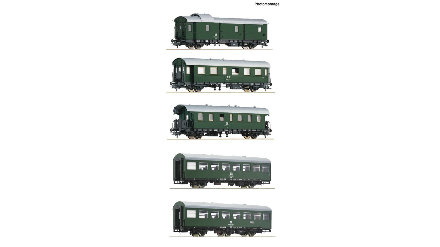 Roco R6200243 5 piece set: Passenger train, DR