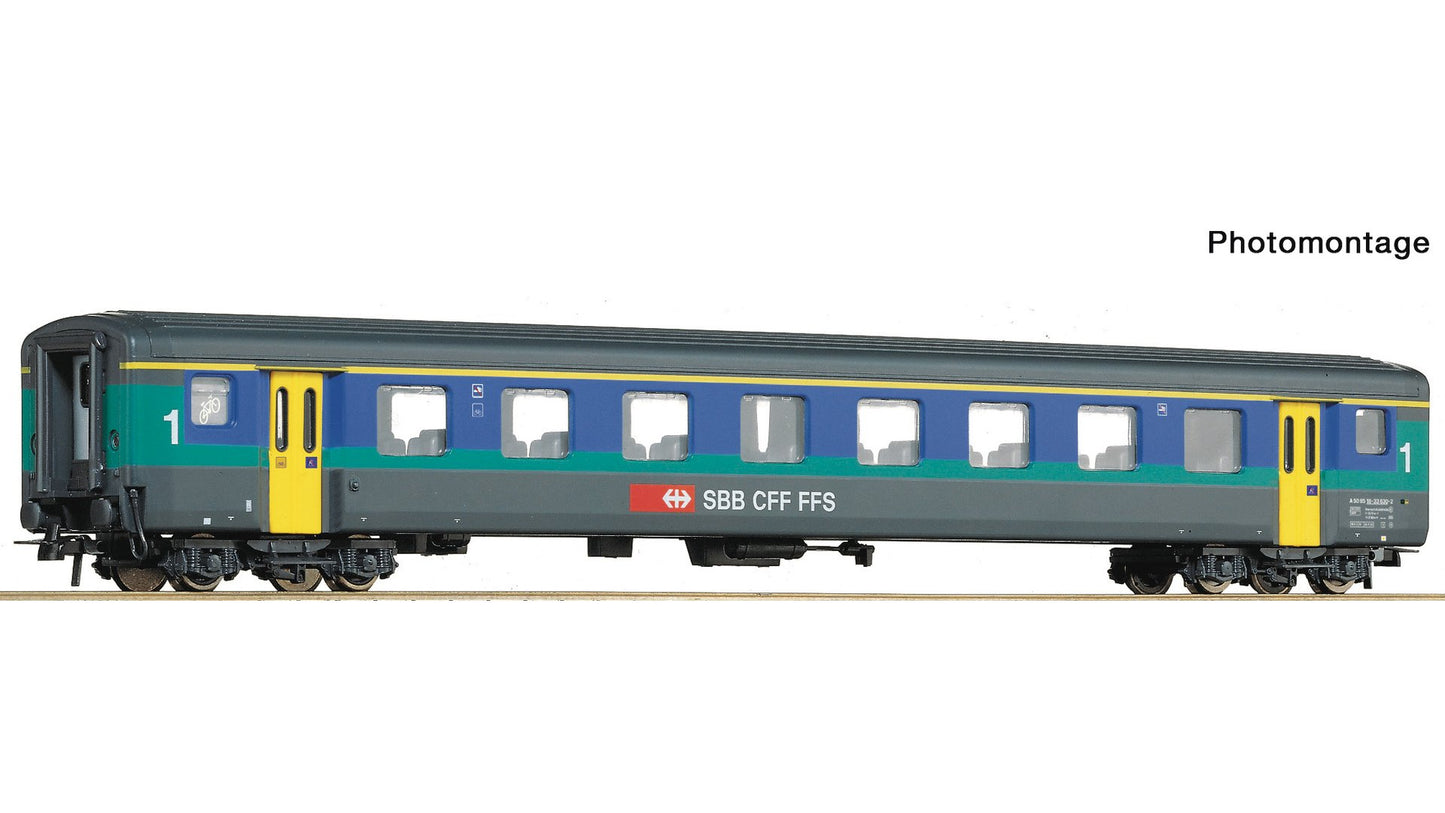 Roco 74565 1st Class Passenger Coach EW II