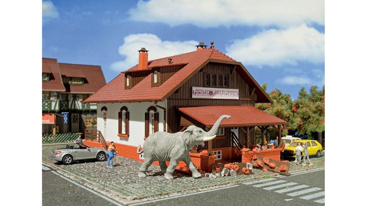 Vollmer 43617 Bull In A China Shop