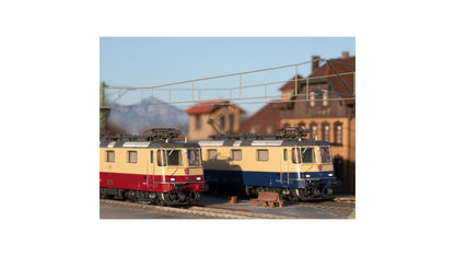 Marklin 37300 Class Re 421 Double Electric Locomotive Set