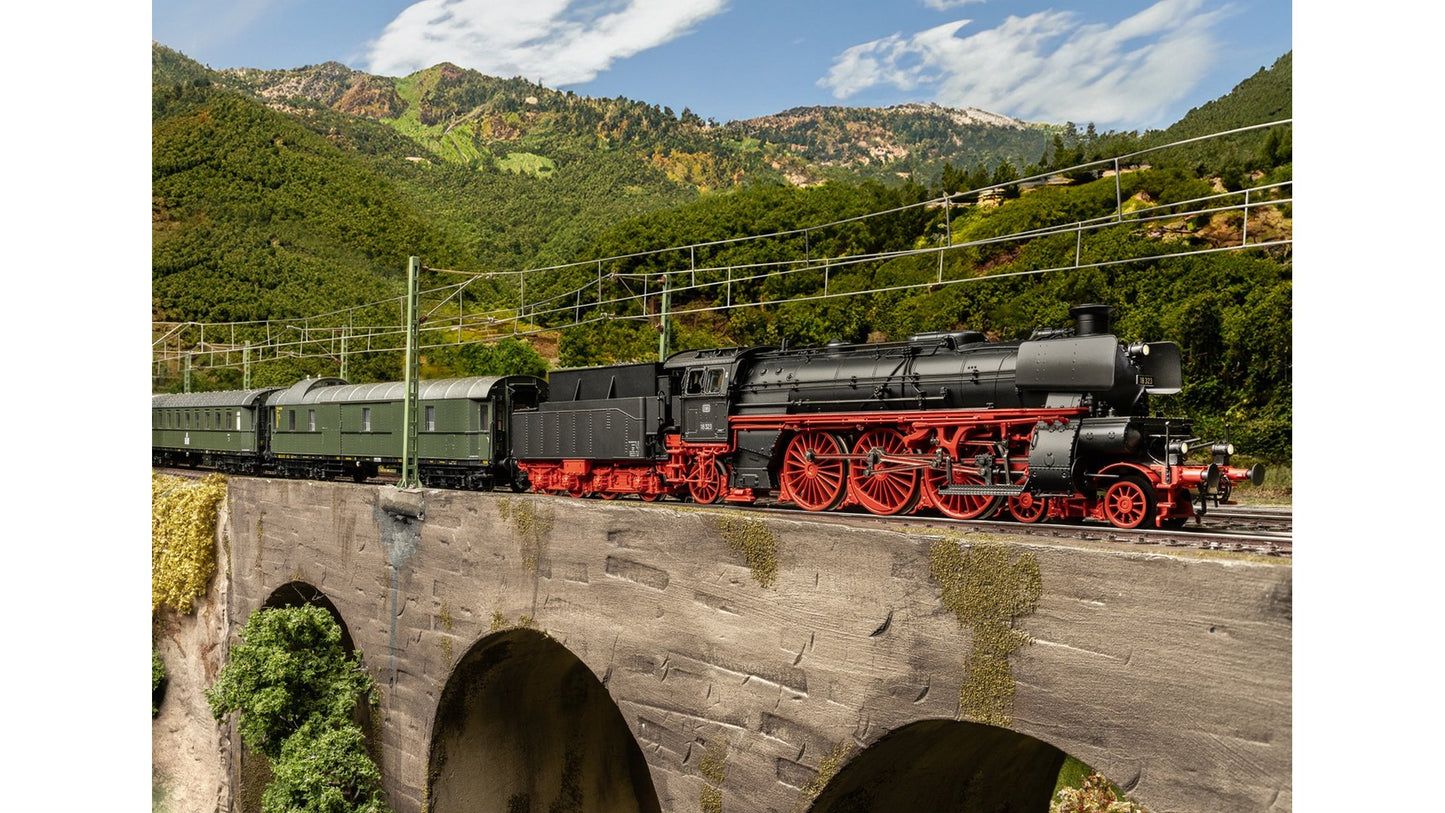 Marklin 38323 Steam Locomotive, Road Number 18 323