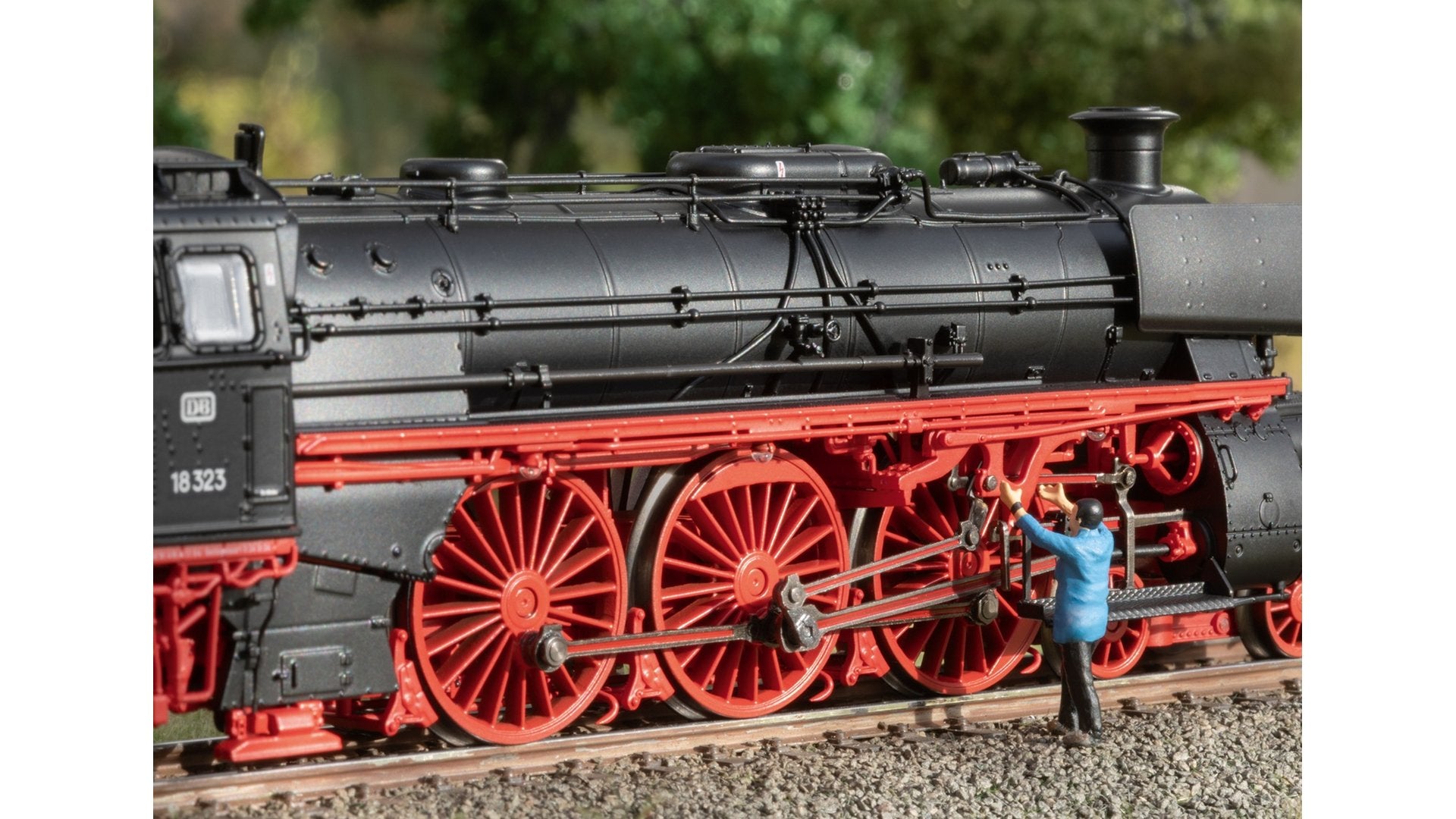 Marklin 38323 Steam Locomotive, Road Number 18 323