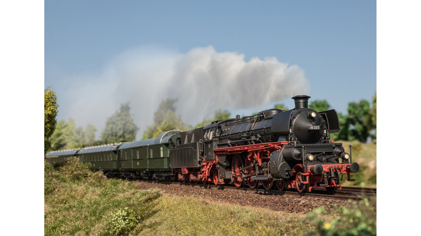 Marklin 38327 Steam Locomotive, Road Number 18 323