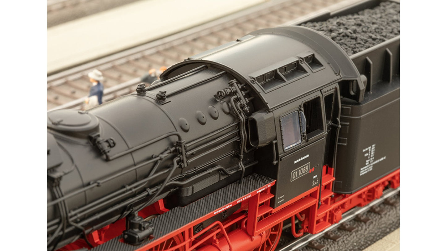 Marklin 39760 Class 01.10 Older Design Steam Locomotive