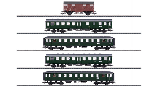 Marklin 41329 Passenger Train with a Freight Car