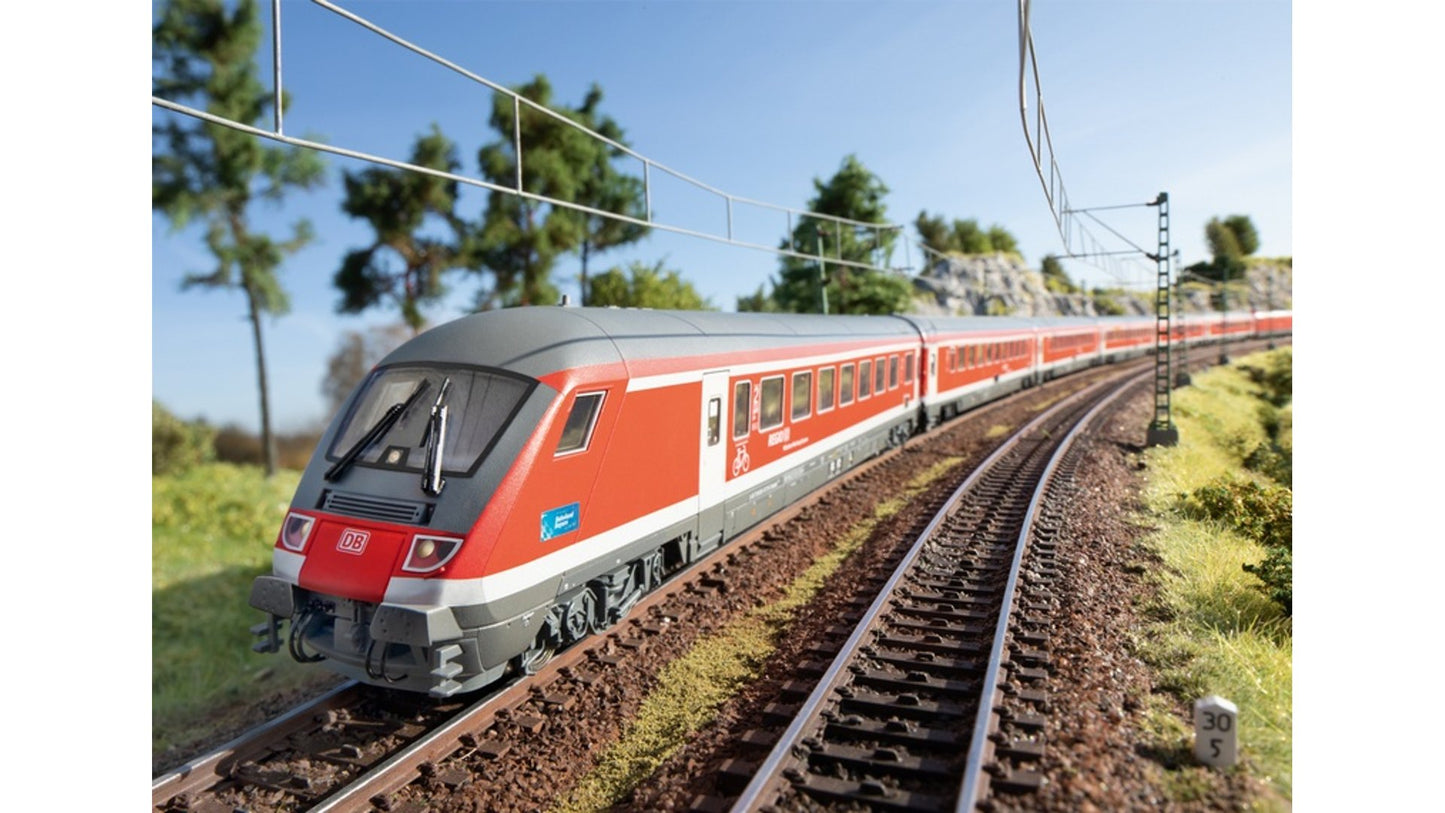 Marklin 42988 Munich Nurnberg Express Passenger Car Set 1