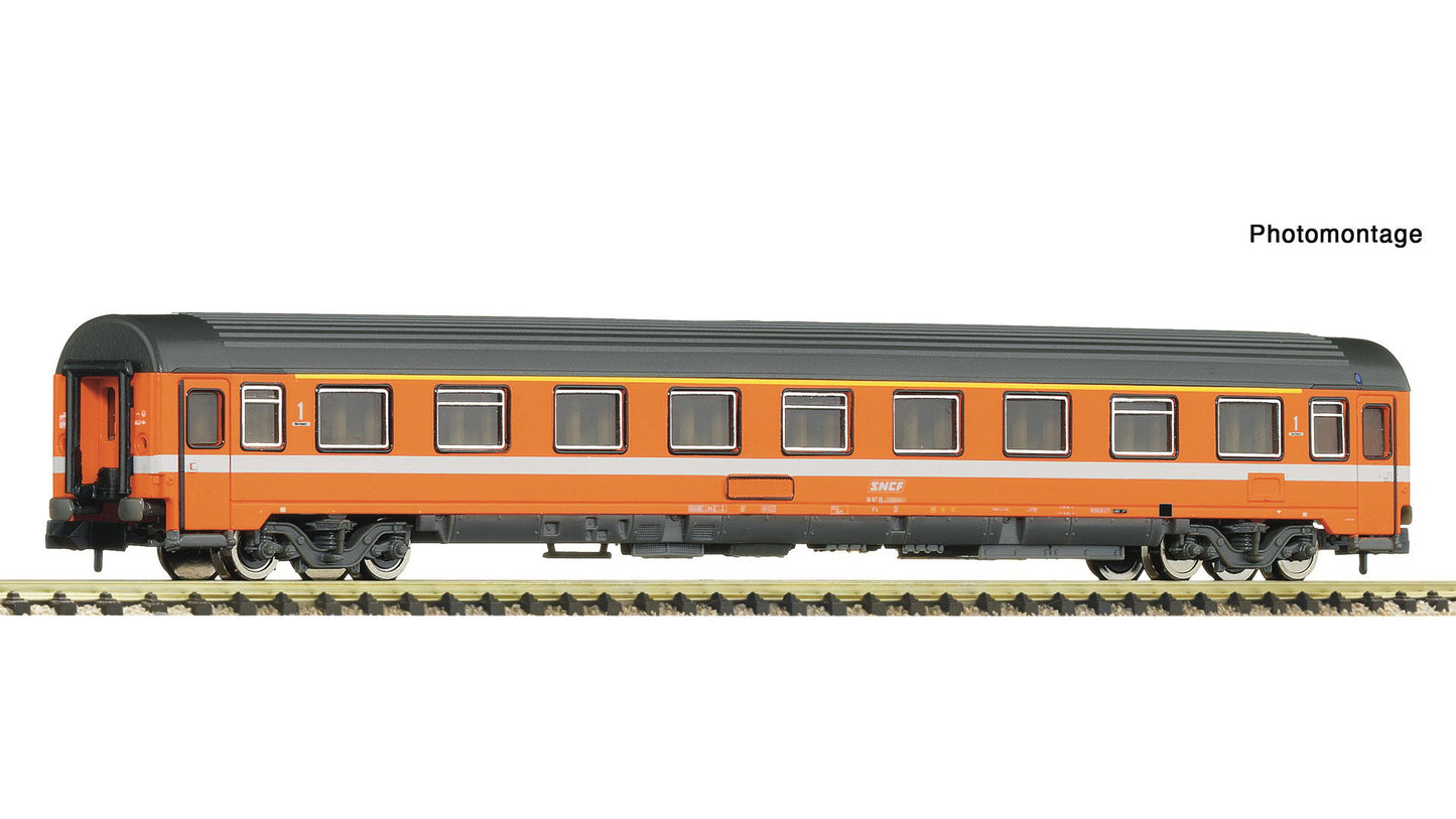 Fleischmann F6260088 1st class Eurofima express train coach, SNCF