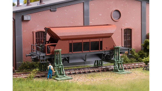 Faller FA120323 2 Spindle jacks with jacked-up wagon