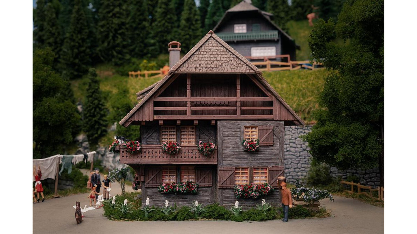 Faller FA130012 Clockmaker's house with figure Anniversary model