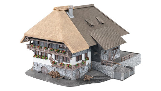 Faller FA130013 Black Forest farm with 2 figures Anniversary model