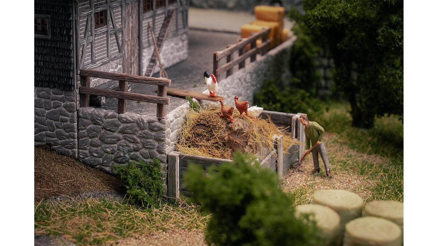 Faller FA130013 Black Forest farm with 2 figures Anniversary model