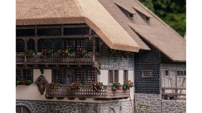 Faller FA130013 Black Forest farm with 2 figures Anniversary model