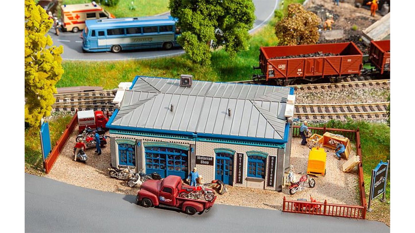 Faller 130140 Motercycle shop