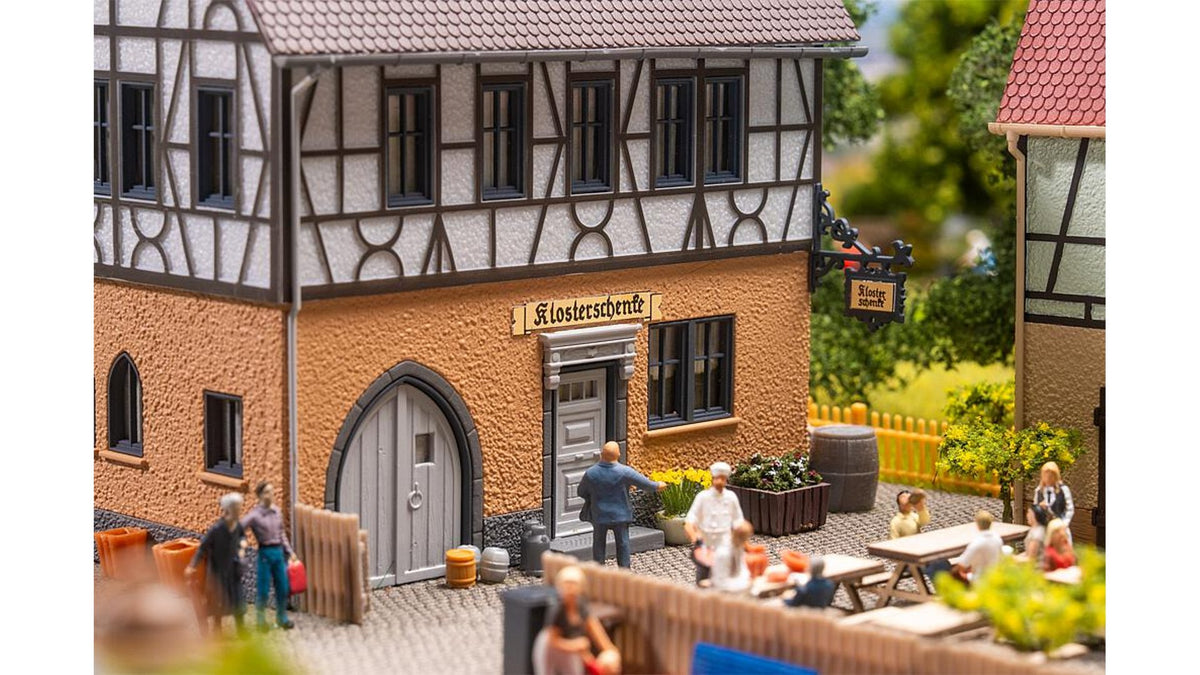 Faller 130147 Half timbered house with farm building