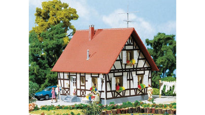 Faller 130222 Family home with timber framing