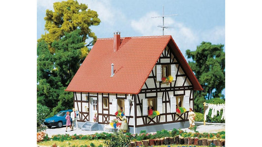 Faller 130222 Family home with timber framing