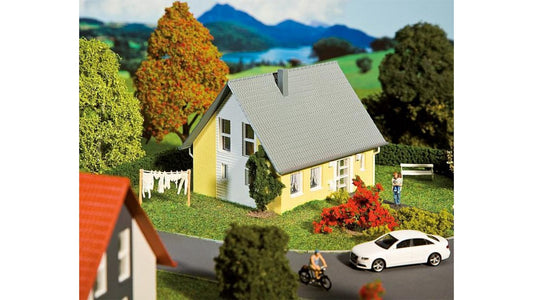 Faller 130317 Detached house yellow