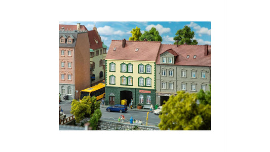 Faller 130628 Town house with model making shop