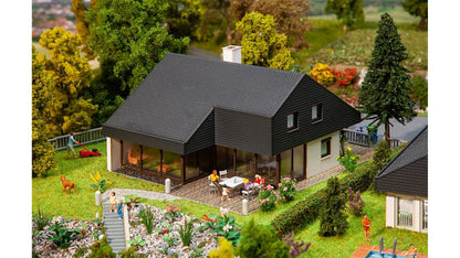 Faller 130643 Architectâs house with sheets roof