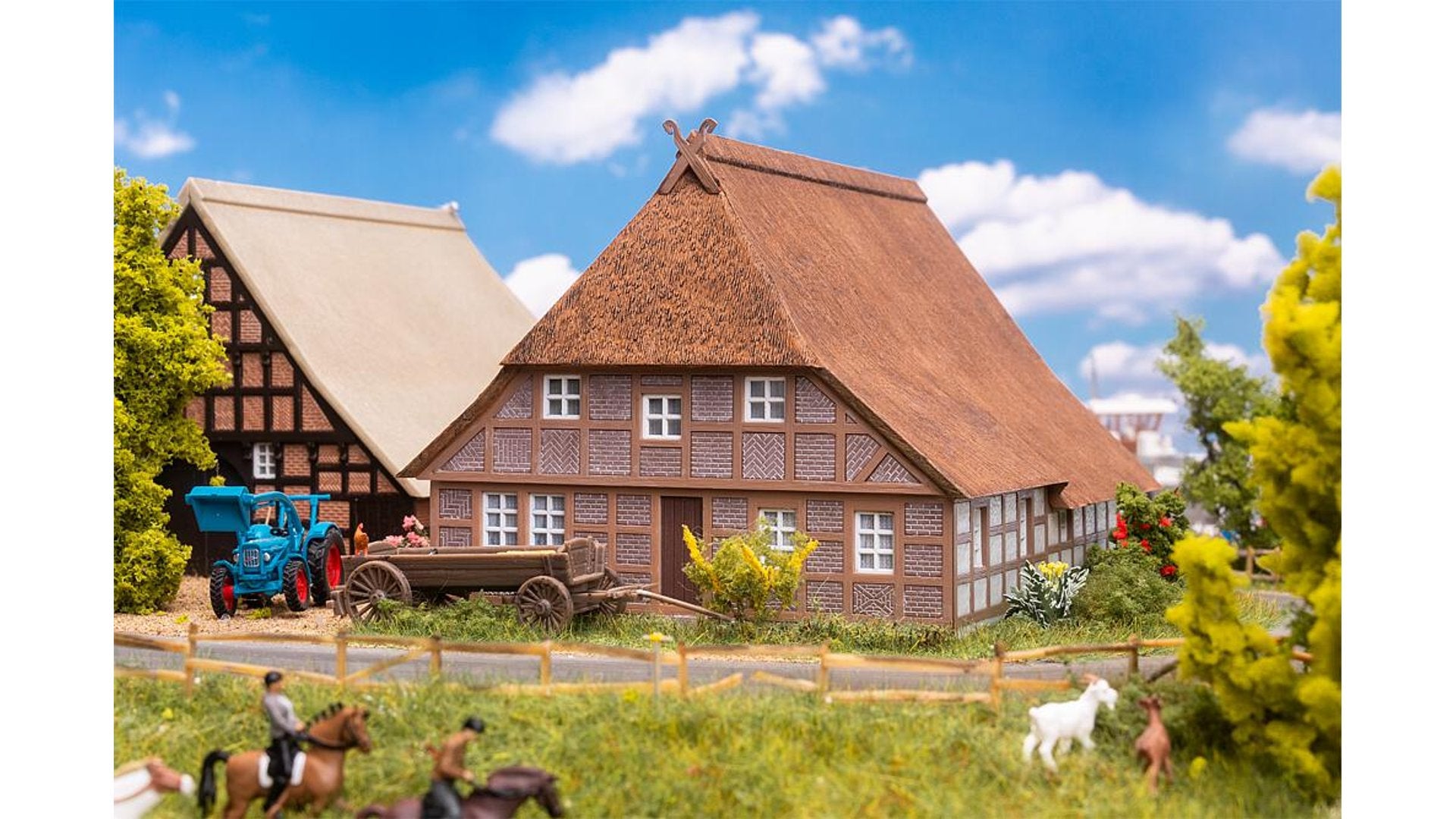 Faller FA130674 North German thatched house