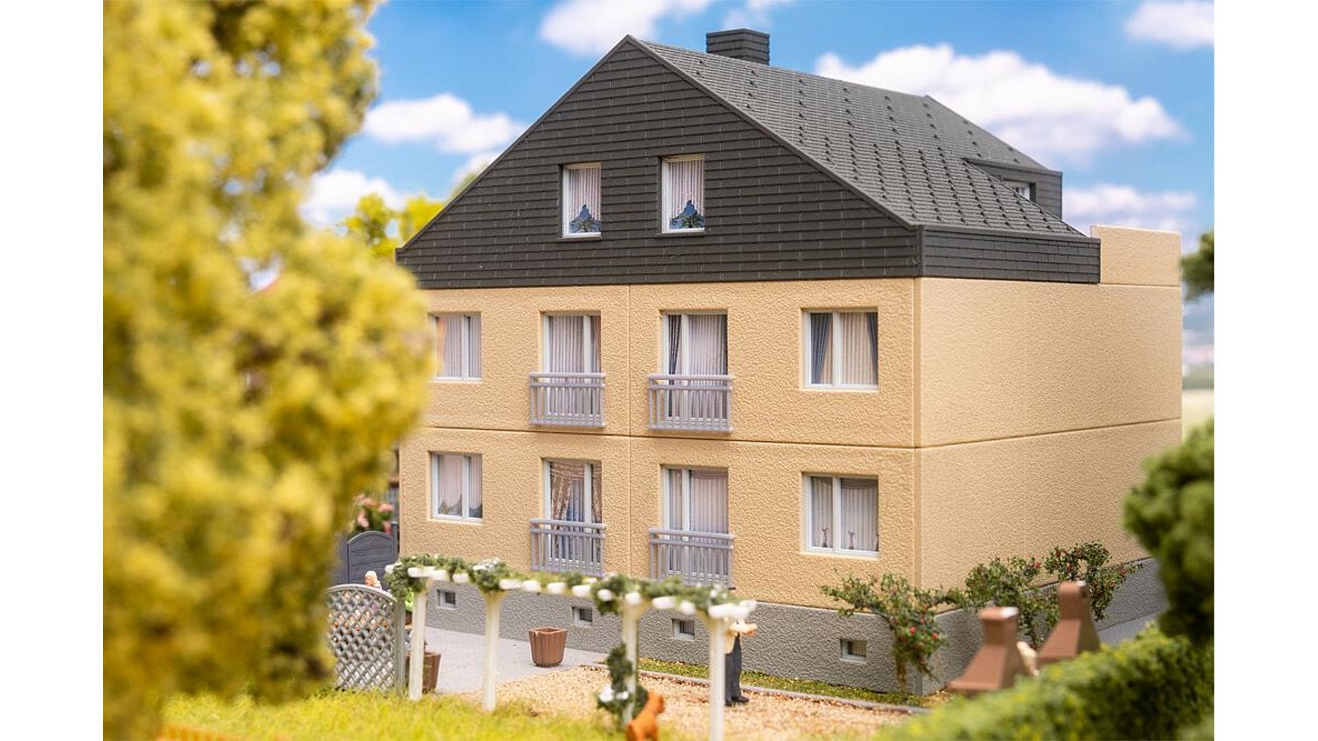 Faller FA130755 Apartment block