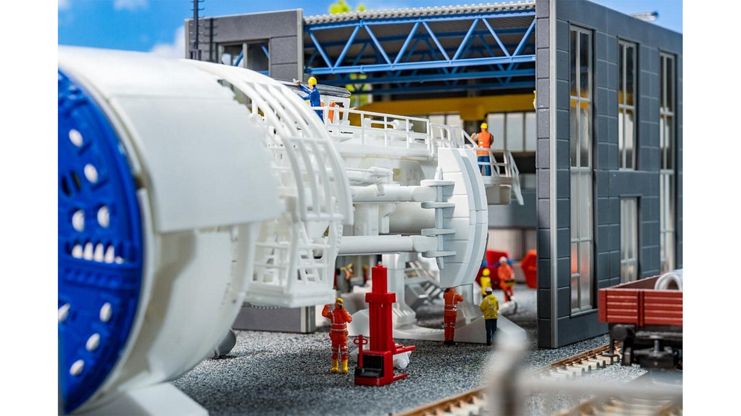 Faller 130897 Tunnel boring machine under construction