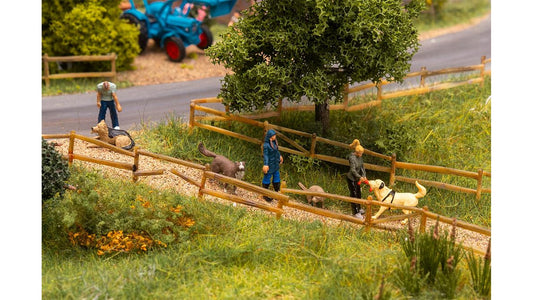 Faller FA151745 Walkers with dogs