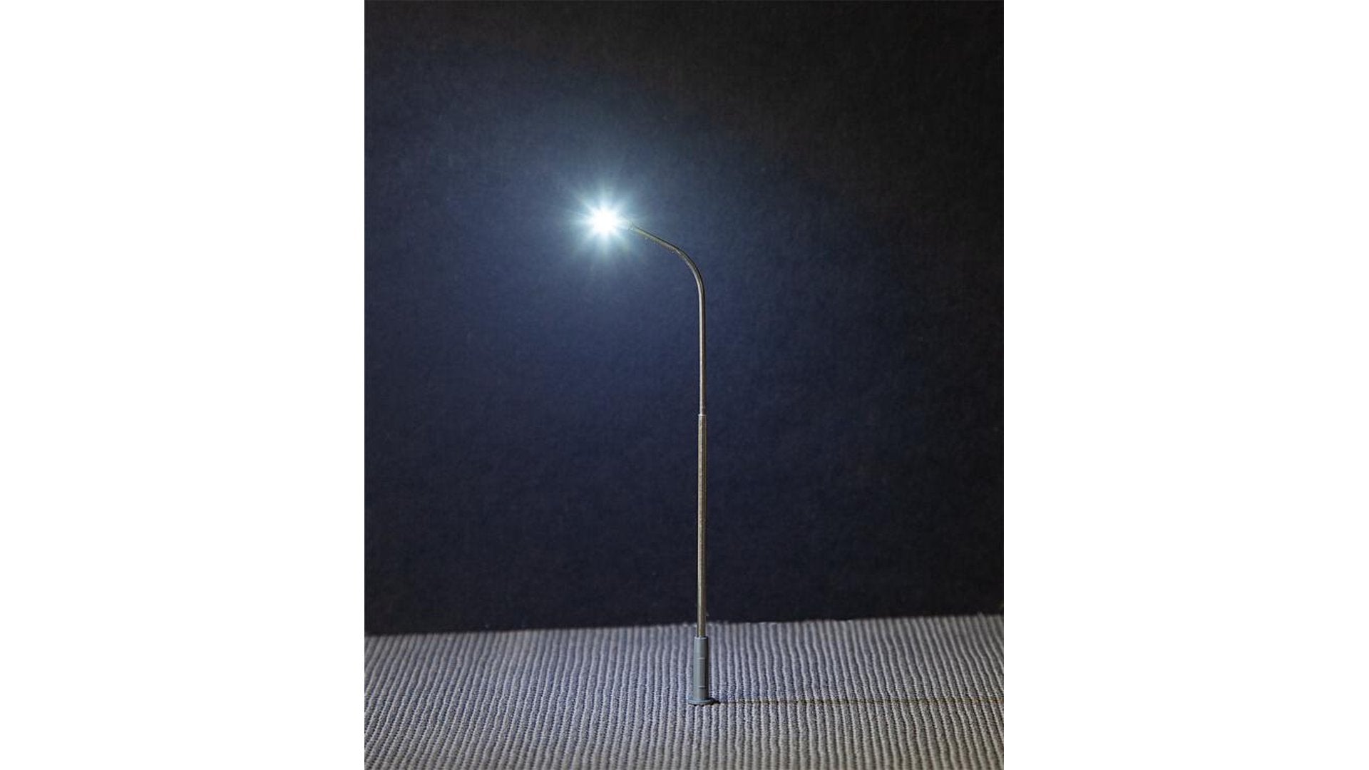 Faller 180100 LED Street lights, lampposts, cold white, 3 pieces