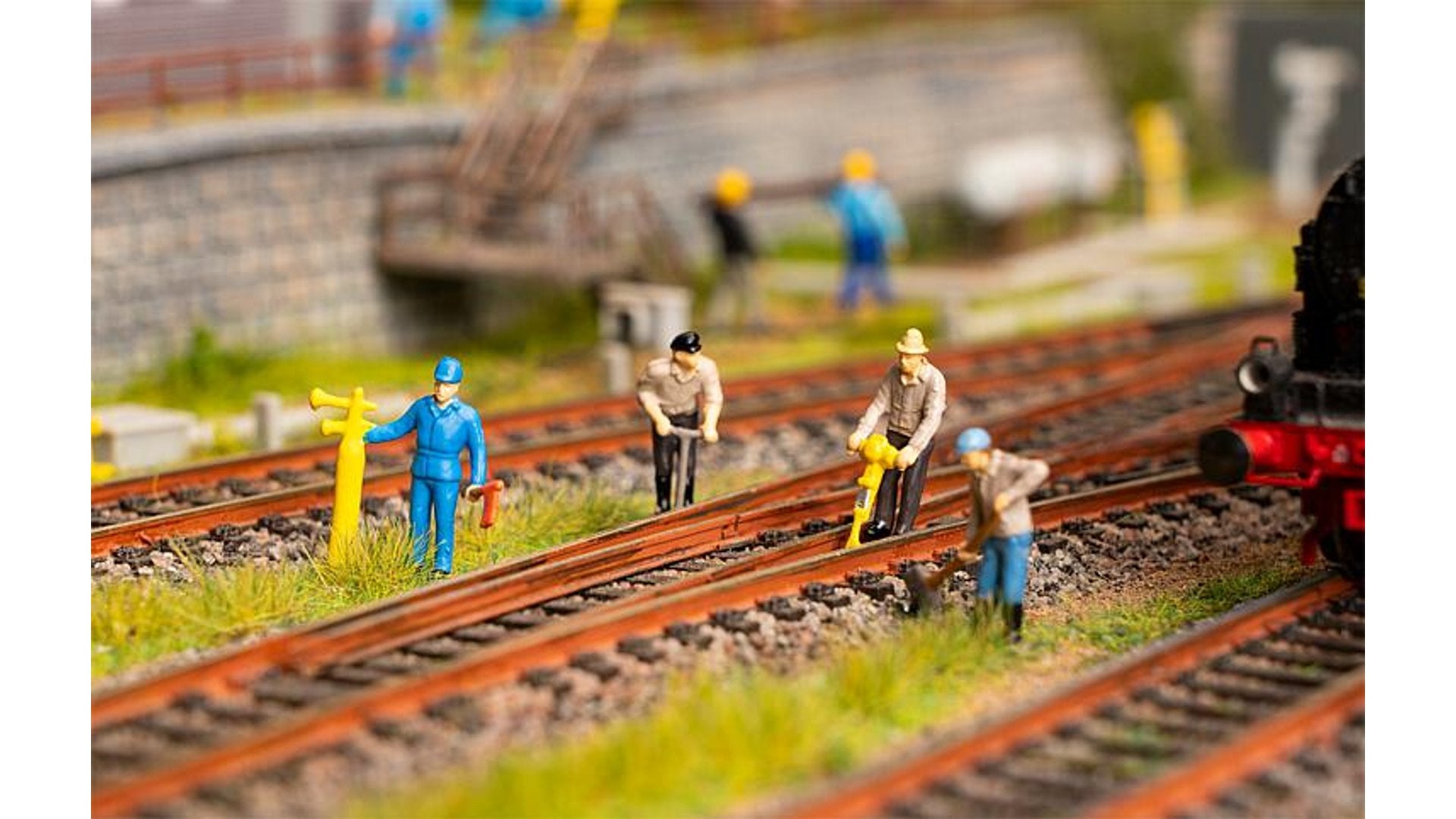 Faller 180238 Railway construction workers & signal horn Figurine set with mini sound effect