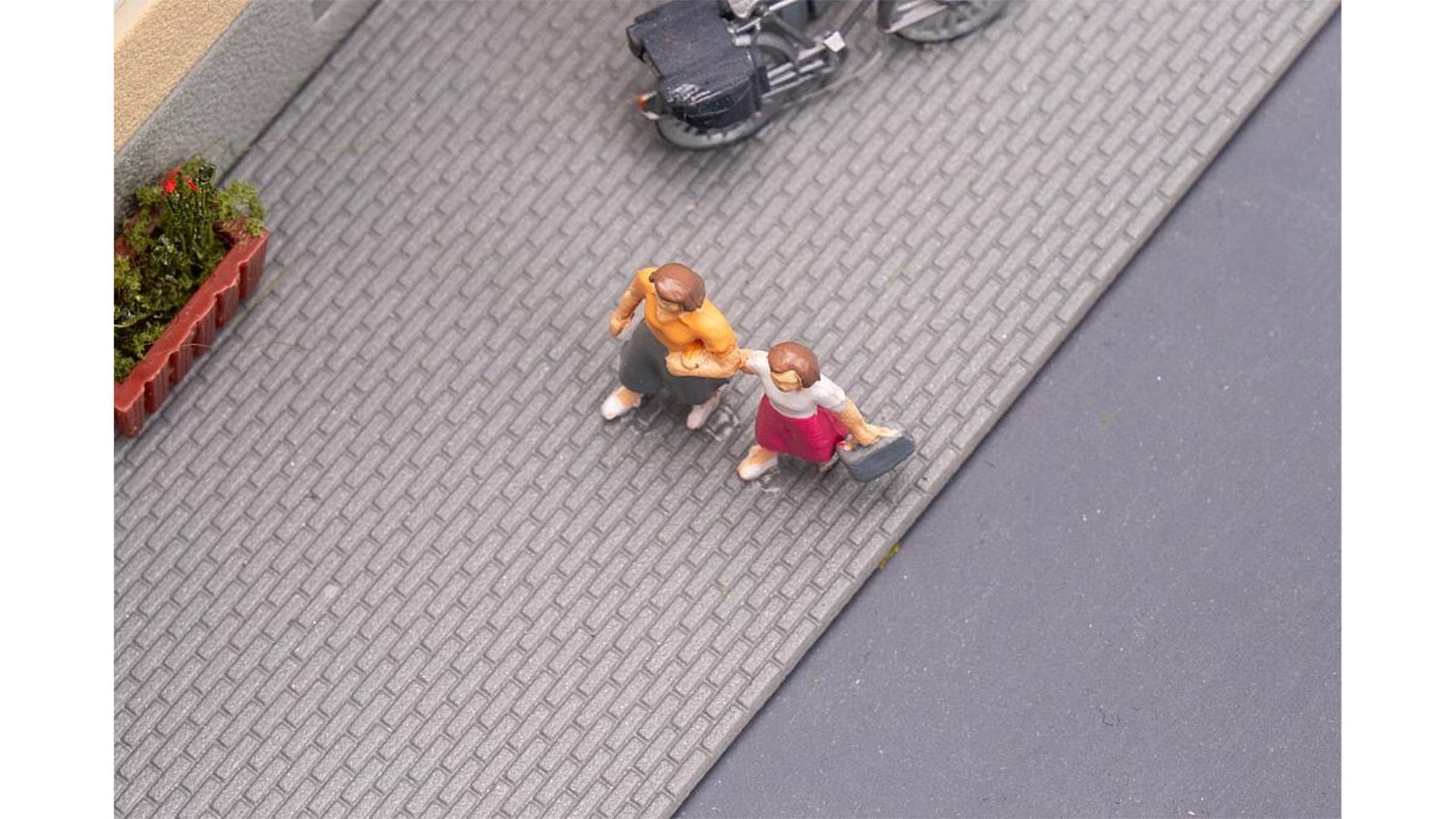 Faller FA180744 Modeller plate Sidewalk, dark grey