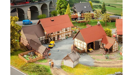 Faller 191743 Dreiseit-Hof