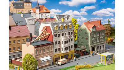 Faller 191748 Breitestrabe Row of Town Houses