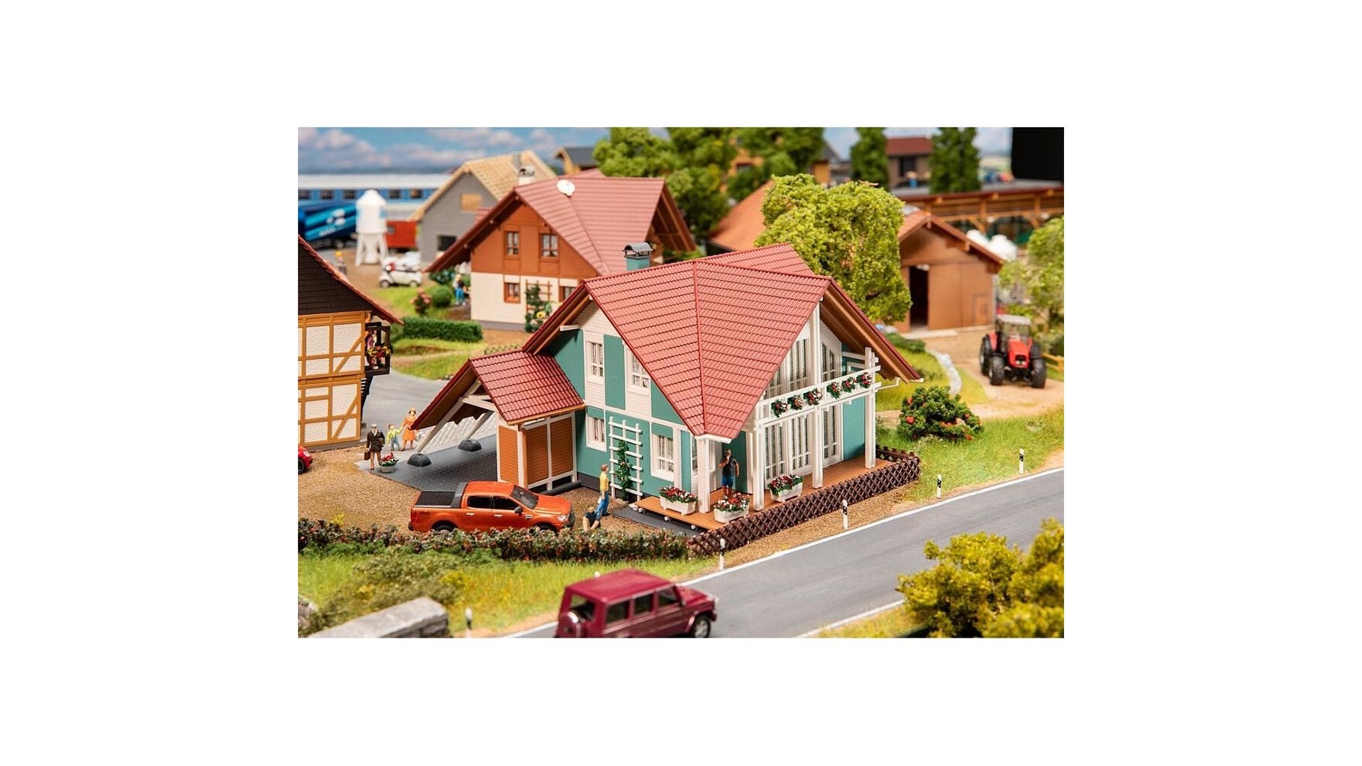 Faller 191815 Residential House with Carport