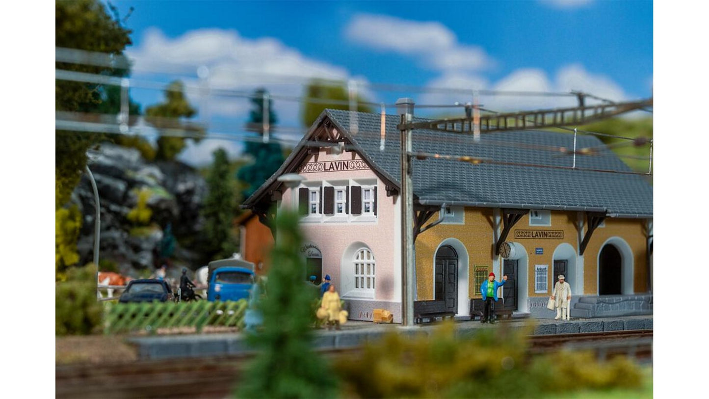 Faller 212128 Lavin Railway station