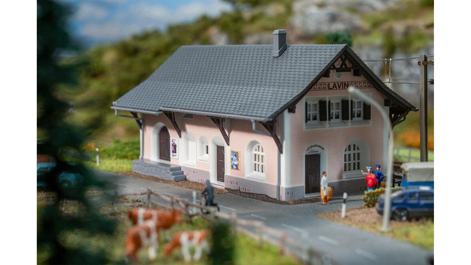 Faller 212128 Lavin Railway station