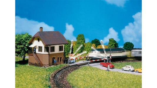Faller 222170 Level crossing with signal tower