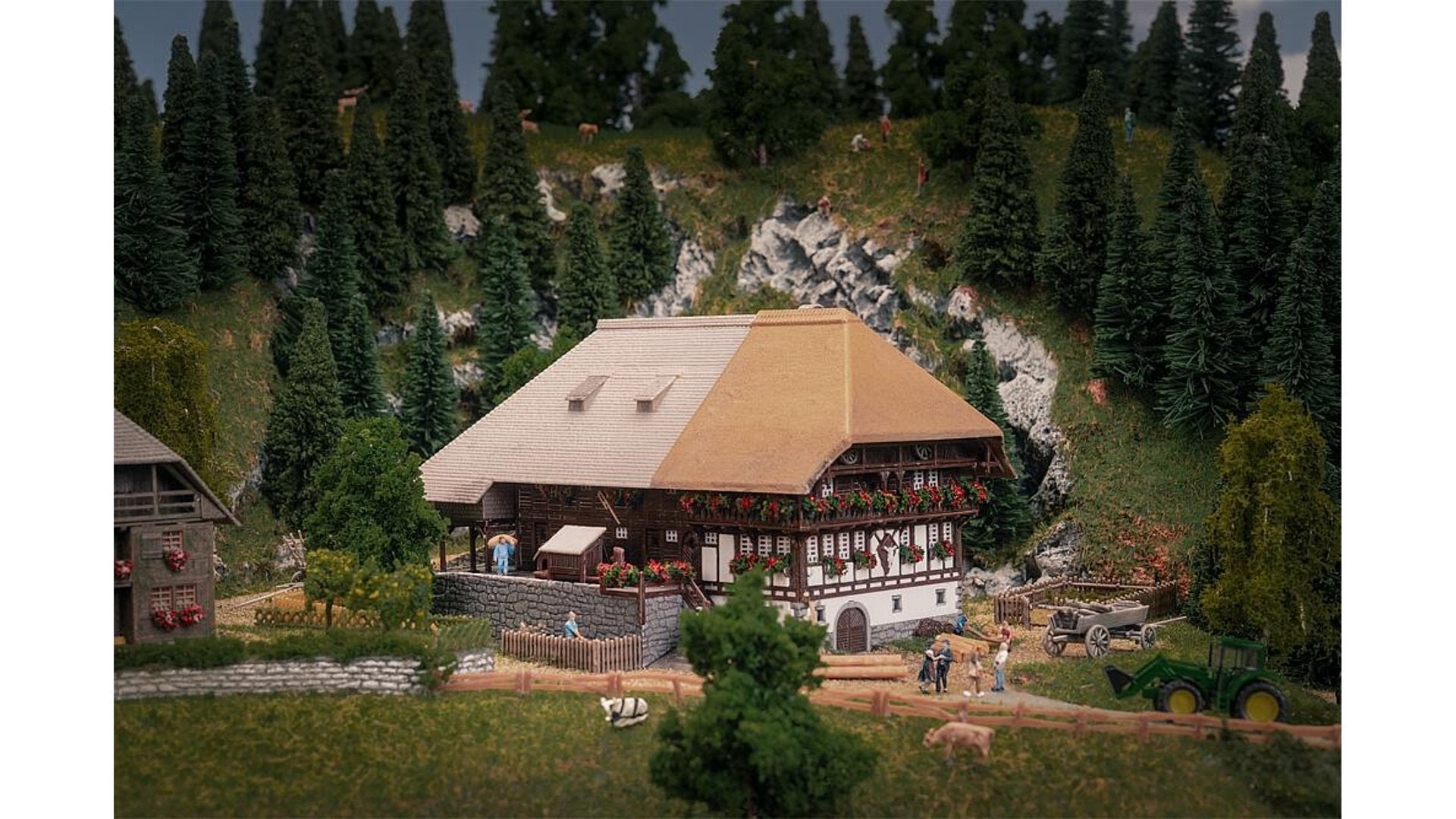 Faller FA232010 Schwarzwaldhof with 2 figures Anniversary model